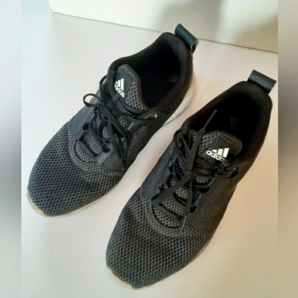 Men's Black adidas Size 10.5